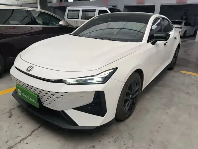 Фотография автомобиля — Changan UNI-V