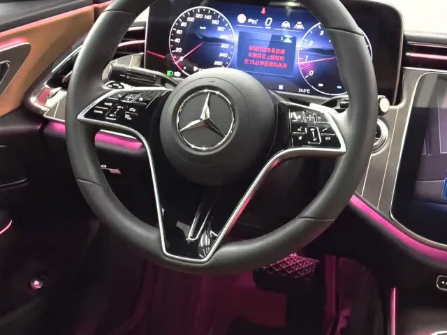 Mercedes-Benz E-Class — Фото автомобиля 7