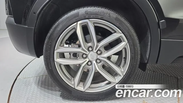 Cadillac XT4 2.0 Sport AWD — Фото автомобиля 5