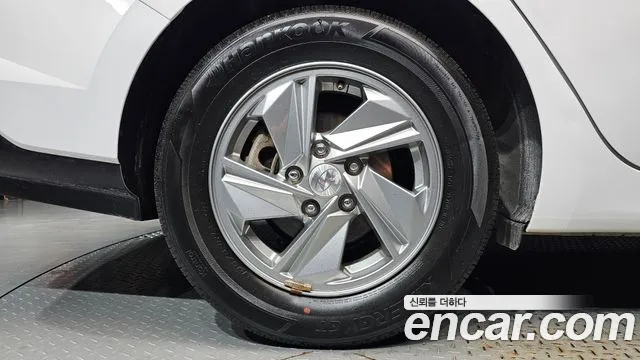 Hyundai Avante — Фото автомобиля 5