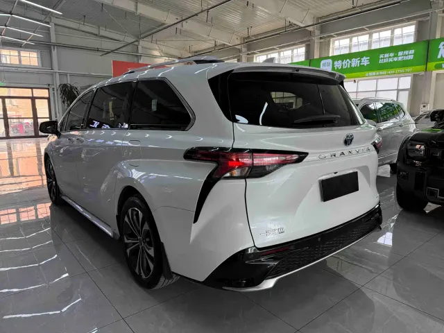 Toyota Granvia — Фото автомобиля 6