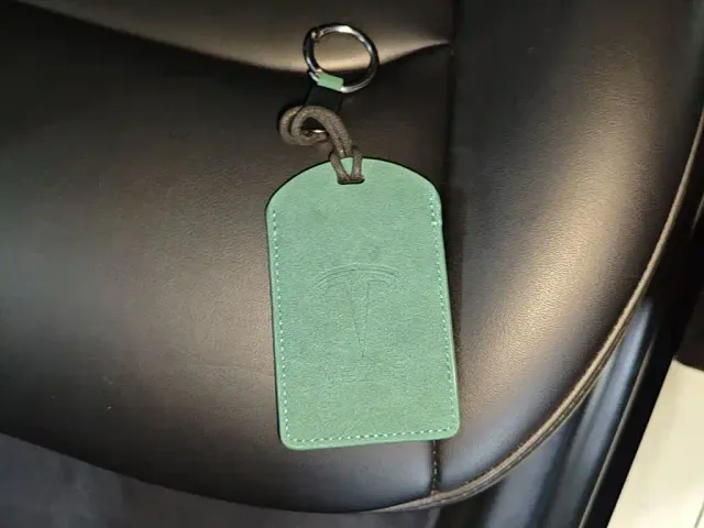 Tesla Model Y — Фото автомобиля 8