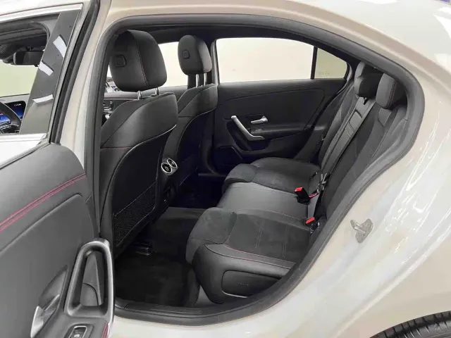 Mercedes-Benz A-Class — Фото автомобиля 12