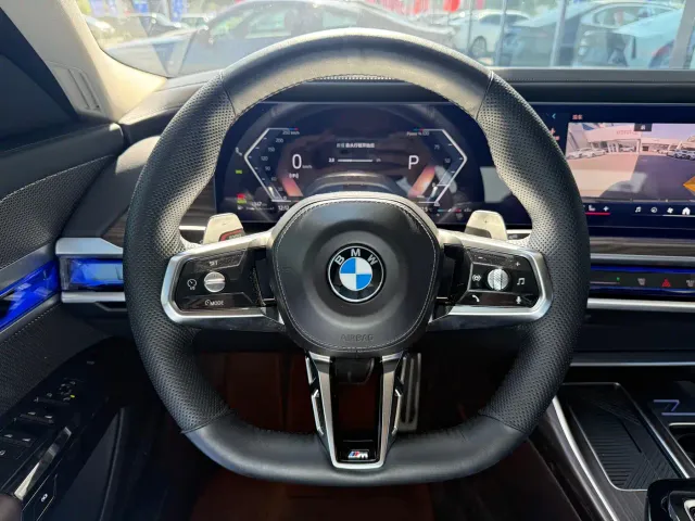 BMW 7 Series — Фото автомобиля 6