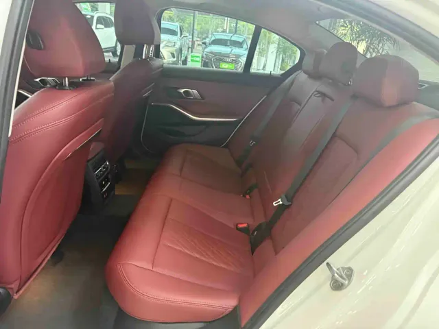 BMW 3 Series — Фото автомобиля 13