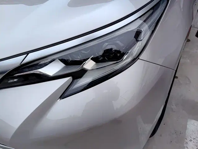 Toyota Sienna — Фото автомобиля 23