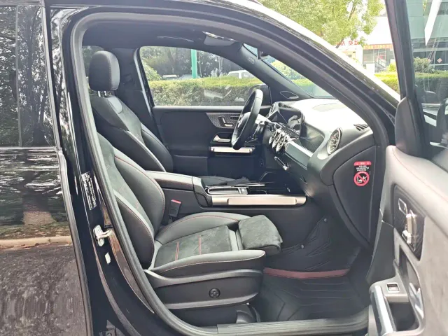 Mercedes-Benz GLB AMG — Фото автомобиля 24