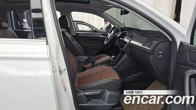 Volkswagen Tiguan — Фото автомобиля 10