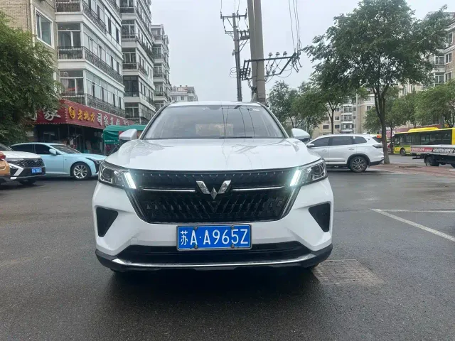 Wuling Asta — Фото автомобиля 3