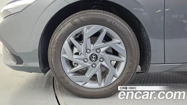 Hyundai Avante CN7 — Фото автомобиля 5