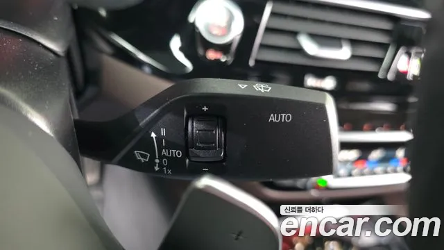BMW 5 Series G30 — Фото автомобиля 30