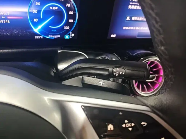 Mercedes-Benz EQB — Фото автомобиля 13