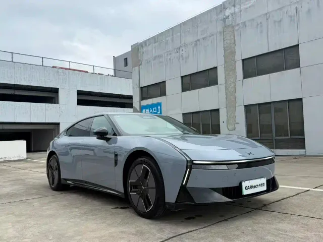 Xpeng P7 — Фото автомобиля 3