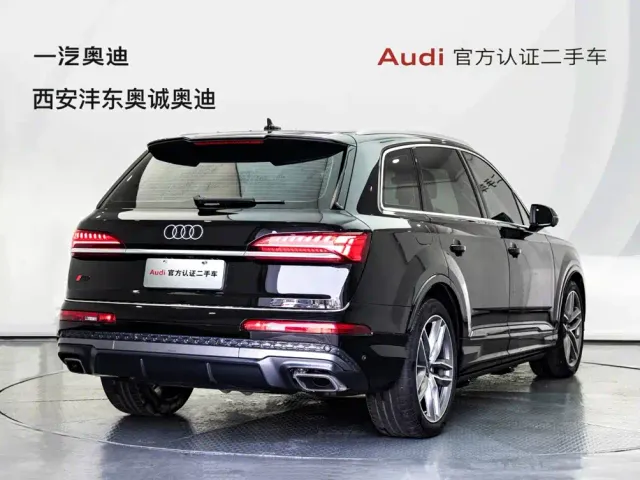 Audi Q7 — Фото автомобиля 5