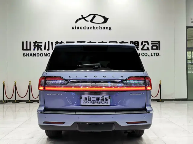 Lincoln Navigator — Фото автомобиля 17