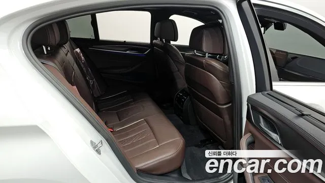 BMW 5-Series 5 серия (G30) 523d M Sport — Фото автомобиля 12