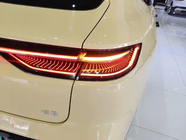 Geely Galaxy E8 — Фото автомобиля 7