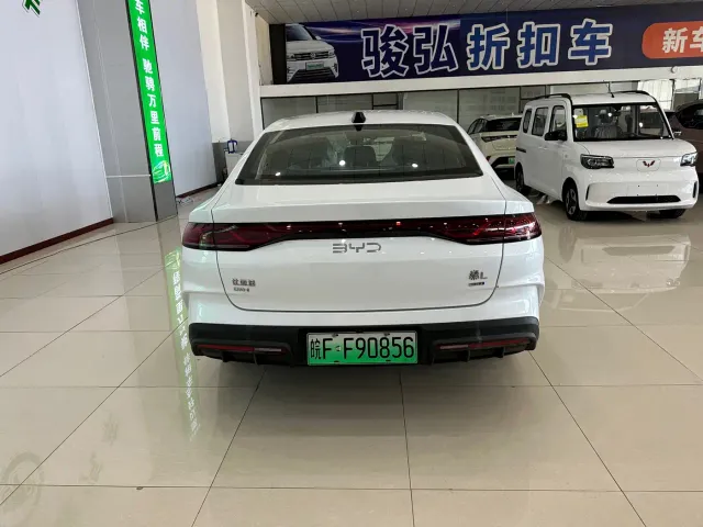 BYD Qin L — Фото автомобиля 9