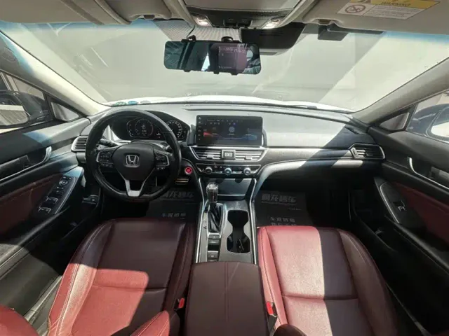 Honda Accord — Фото автомобиля 5