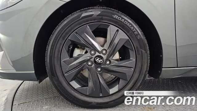 Hyundai AVANTE Avante (CN7) — Фото автомобиля 5