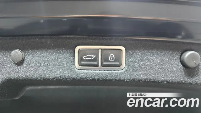 Hyundai Grandeur Grandeur (GN7) 3.5 Бензин 4WD — Фото автомобиля 16