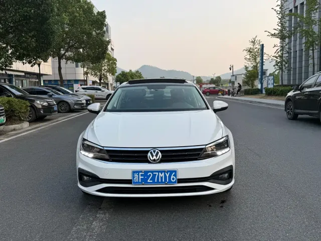 Volkswagen Lamando — Фото автомобиля 2