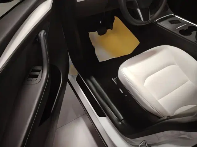 Tesla Model Y — Фото автомобиля 15