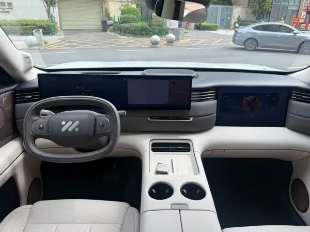IM Motors IM LS8 2026 Model Base Version 5-seater Long Range Edition — Фото автомобиля 4