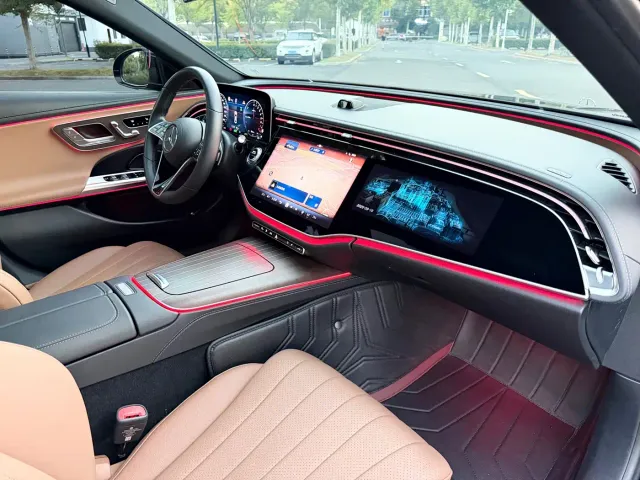 Mercedes-Benz E-Class — Фото автомобиля 11