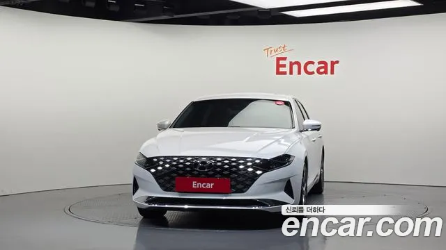 Hyundai Grandeur Grandeur (New) — Фото автомобиля 3
