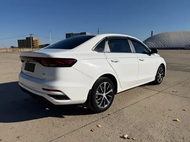 Geely Emgrand — Фото автомобиля 9