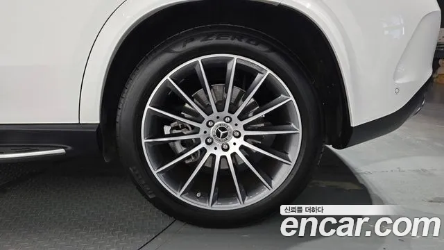 Mercedes-Benz GLE-Class — Фото автомобиля 6
