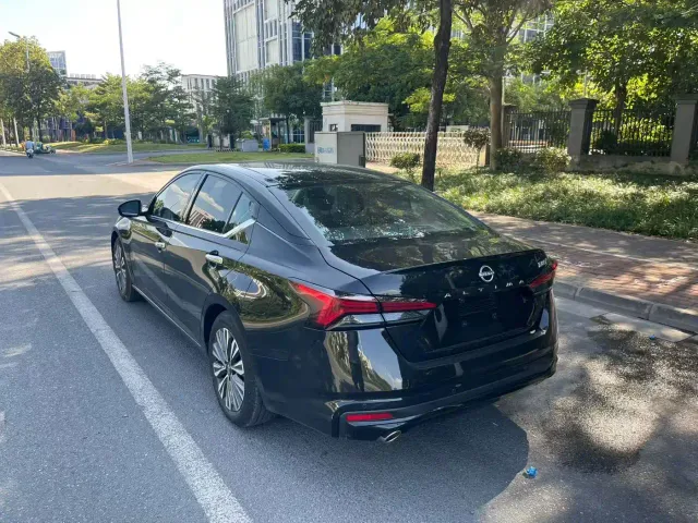 Nissan Teana — Фото автомобиля 7