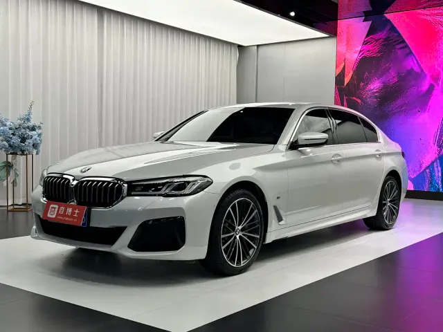Фотография автомобиля — BMW 5 Series