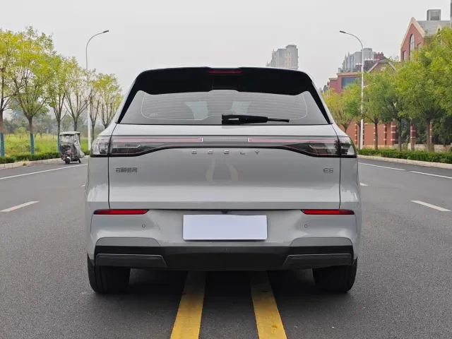 Geely Galaxy E5 — Фото автомобиля 8