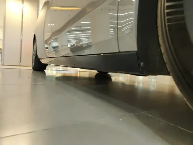 Li Auto MEGA — Фото автомобиля 20