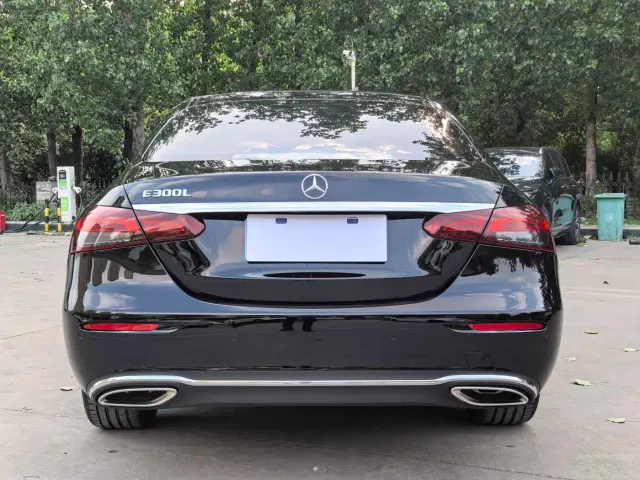 Mercedes-Benz E-Class — Фото автомобиля 17