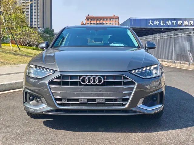 Audi A4L — Фото автомобиля 2
