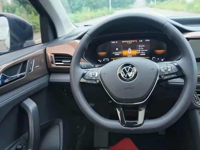 Volkswagen Tharu — Фото автомобиля 16