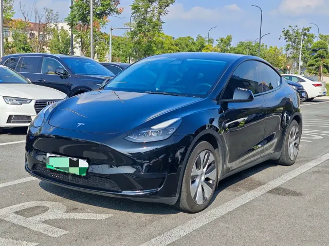 Фотография автомобиля — Tesla Model Y