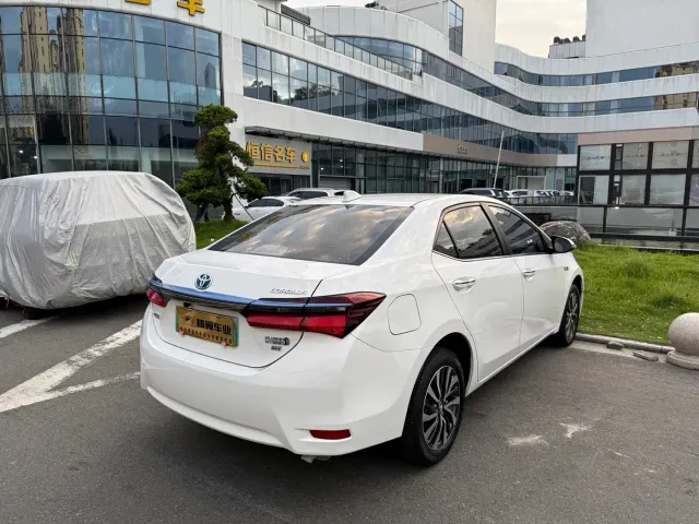 Toyota Corolla Twin Engine E+ — Фото автомобиля 11