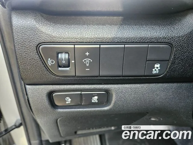 Kia Niro — Фото автомобиля 12