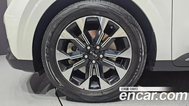 Kia Carnival Generation 4 — Фото автомобиля 5