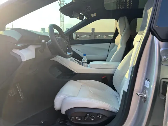 Xpeng P7 — Фото автомобиля 6