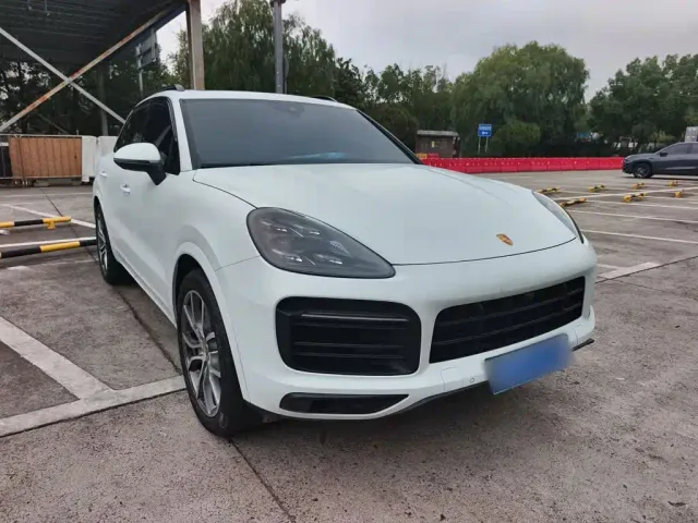Porsche Cayenne — Фото автомобиля 3