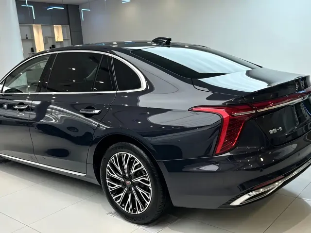Hongqi H5 — Фото автомобиля 3