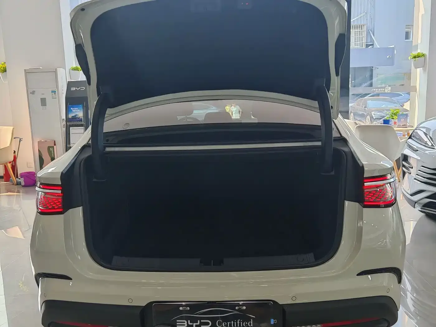 BYD Seal 07 DM-i 2026 DM-i 1.5T 230km Flagship — Фото автомобиля 5