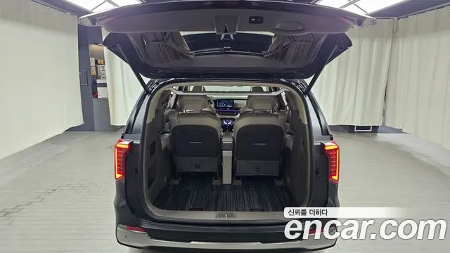 Kia Canival Новый Carnival 4 поколение Бензин 4 места Hi-Limousine — Фото автомобиля 15