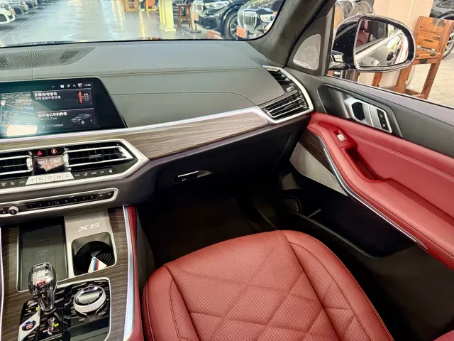 BMW X5 — Фото автомобиля 13