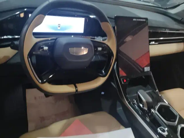 Geely Boyue L — Фото автомобиля 12